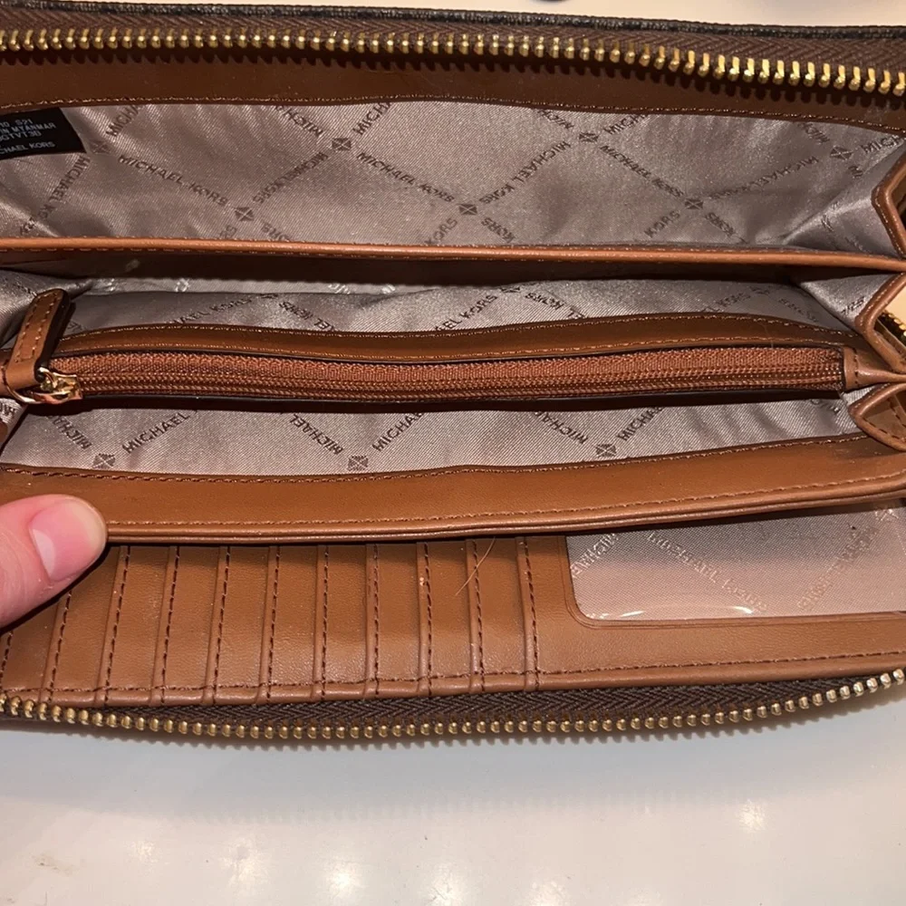 Michael Kors Jet Set Brown Wristlet Wallet - Picture 5 of 7